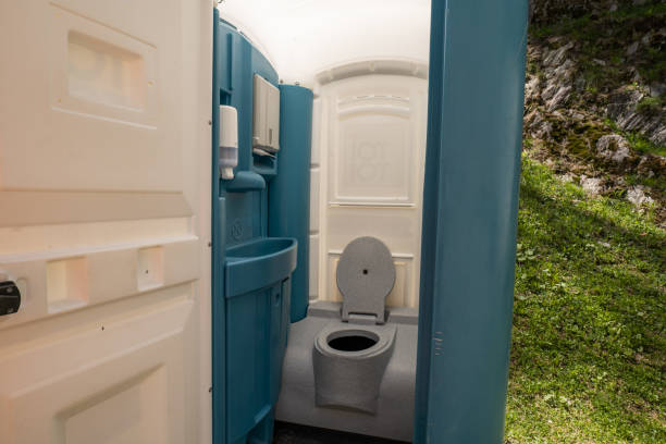 Best Portable Restroom Servicing (Cleaning and Restocking) in Waterloo, IL